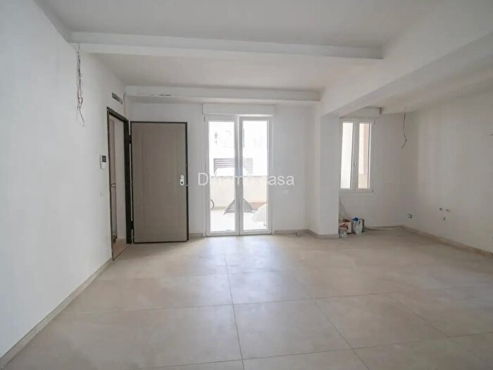 Appartamento con 5 locali in vendita in Via Convenevole da Prato, Prato