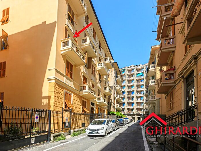 Appartamento con 7 locali in vendita in Via Giuseppe De Notaris, Genova