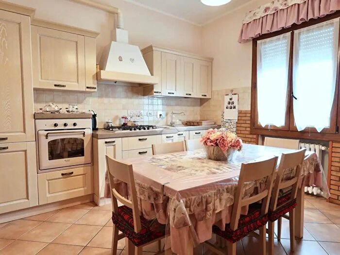 Appartamento trilocale in vendita in Via Bernardino Zacchetti, Reggio Emilia