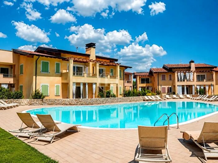 Appartamento quadrilocale in vendita in Lonato del Garda