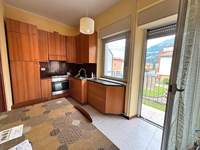 Appartamento quadrilocale in vendita in Via Cesare Battisti, Gazzaniga