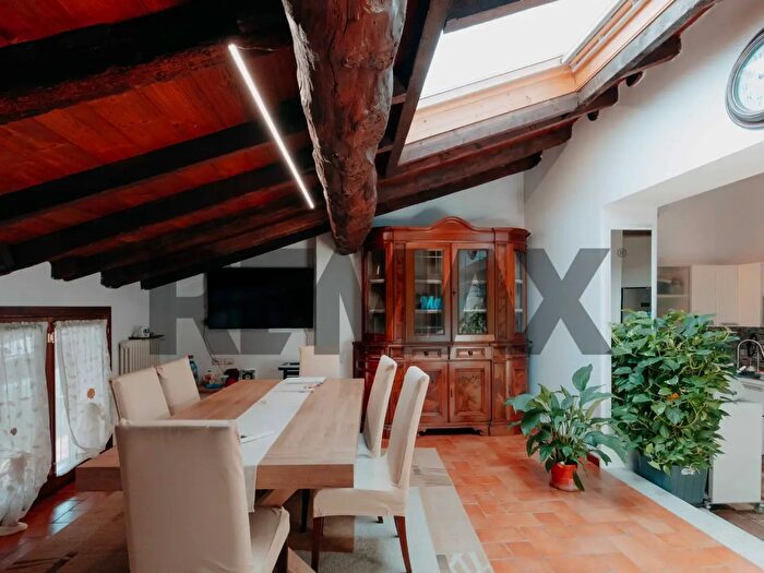 Appartamento con 5 locali in vendita in Via Armando Diaz Snc, San Zeno Naviglio
