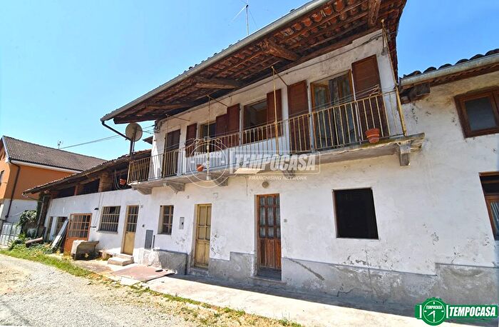 Casa con 5 locali in vendita in Via Gioacchino Rossini, Bosconero