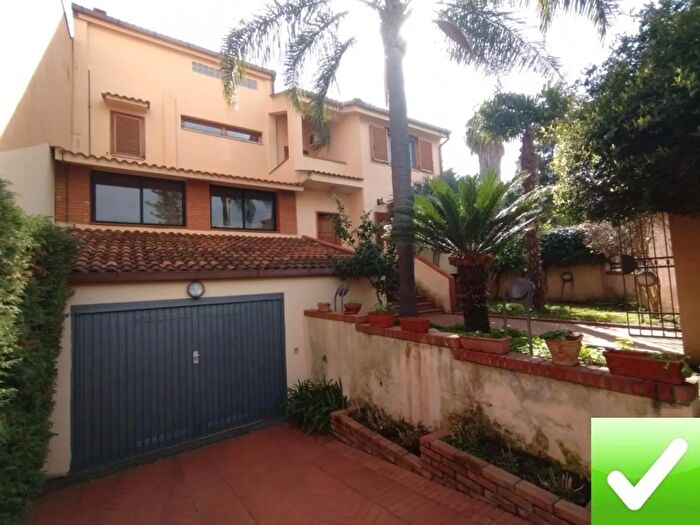 Casa con 12 locali in vendita in Reggio Calabria