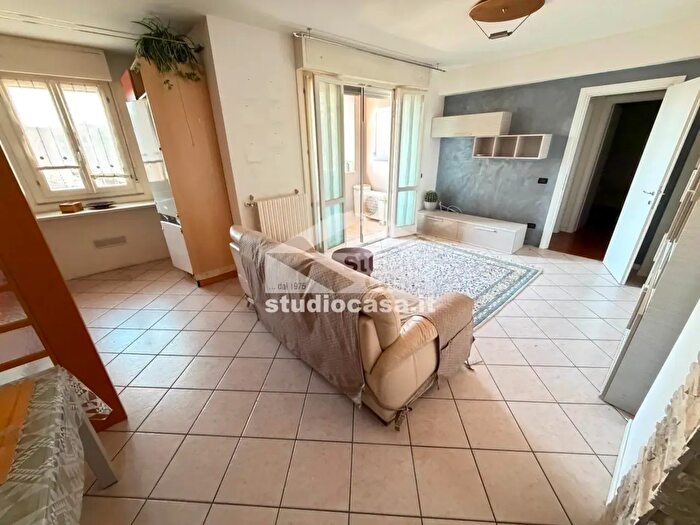 Appartamento quadrilocale in vendita in Via Sauro, Crema