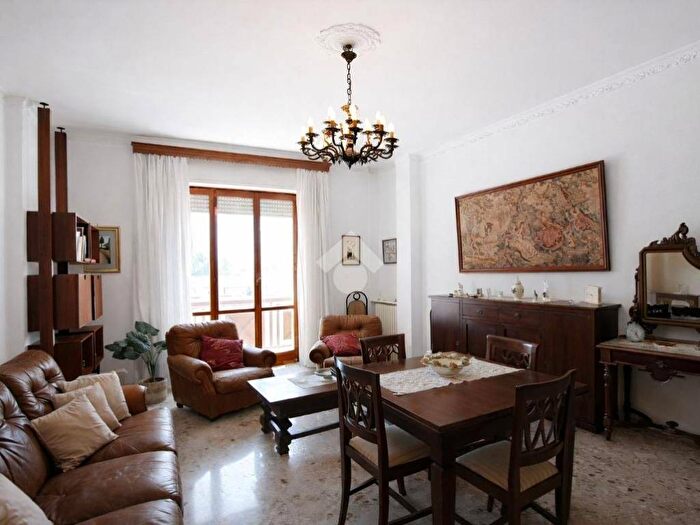 Appartamento con 5 locali in affitto in Via San M dell'idria, San Pio Idria, Lecce