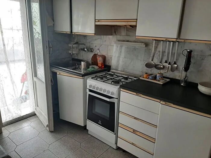 Appartamento trilocale in vendita in Via Giambattista Marino, Pisa
