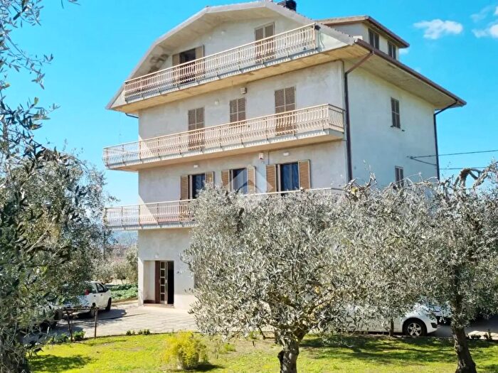 Appartamento quadrilocale in vendita in Contrada SantEgidio, Monsampolo Del Tronto