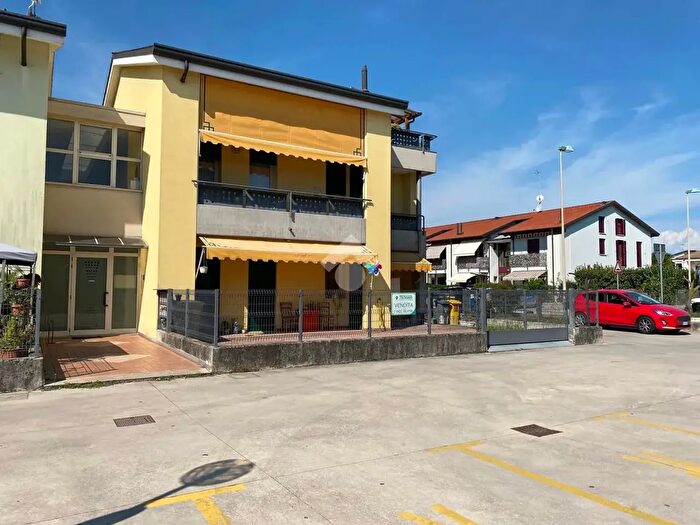 Appartamento bilocale in vendita in Via dei Gelsi, Resana