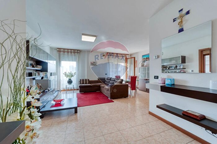 Appartamento con 5 locali in vendita in Via Caltana, Campodarsego