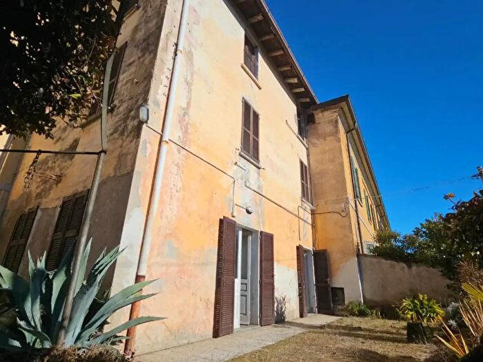 Casa con 9 locali in vendita in Via Lippi, Induno Olona
