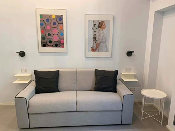 Appartamento monolocale in affitto in Via Solferino, Milano