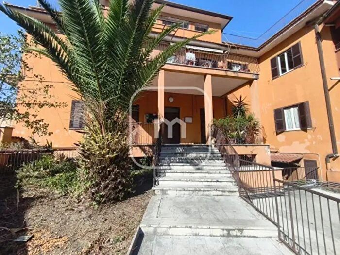 Appartamento quadrilocale in vendita in Via Roma, Mentana