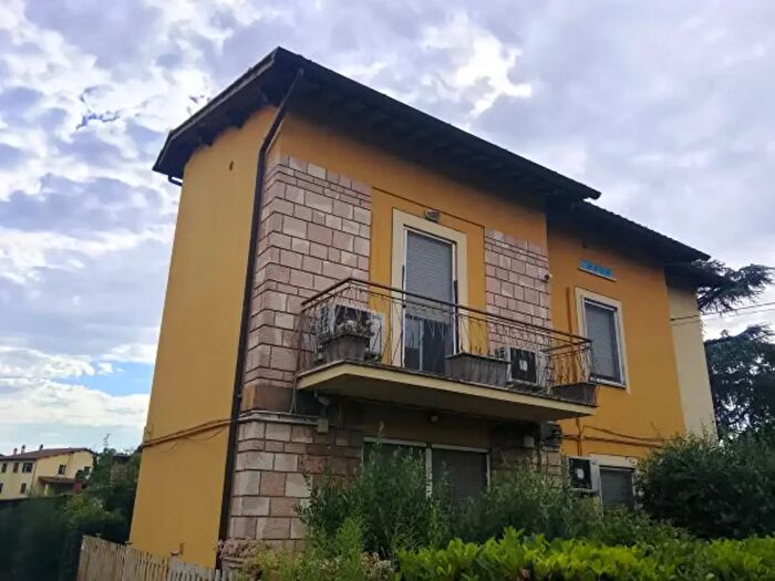 Casa con 6 locali in vendita in Via Giovanni Boccaccio, Torgiano