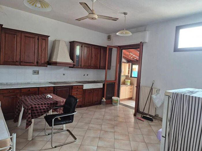 Appartamento con 5 locali in affitto in Tavola, Prato