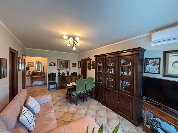 Appartamento trilocale in vendita in Via Asiago Vercelli, Vercelli