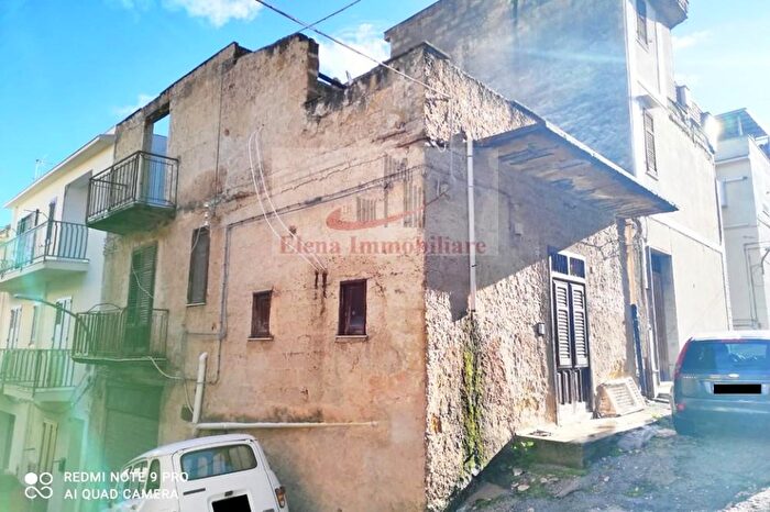 Casa con 6 locali in vendita in Alcamo