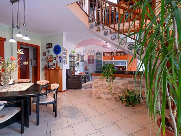 Appartamento trilocale in vendita in Via Monte Gleno, Madone