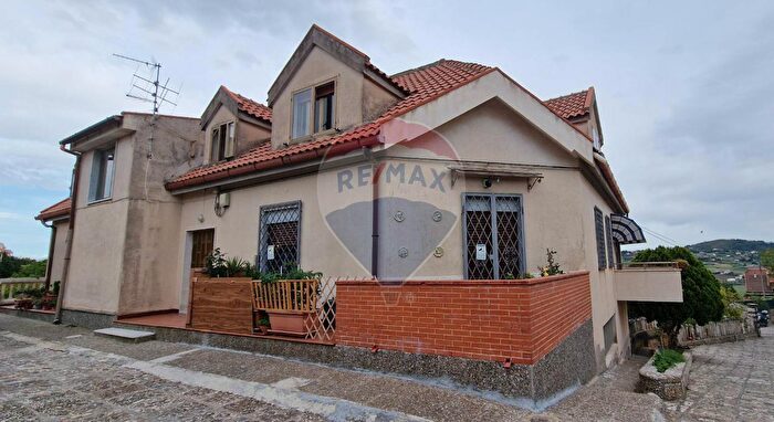 Appartamento quadrilocale in vendita in Strada Vicinale Mugavero SNC, Enna