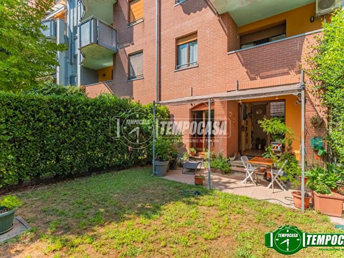 Appartamento quadrilocale in vendita in Via Vincenzo Attimo, Bollate