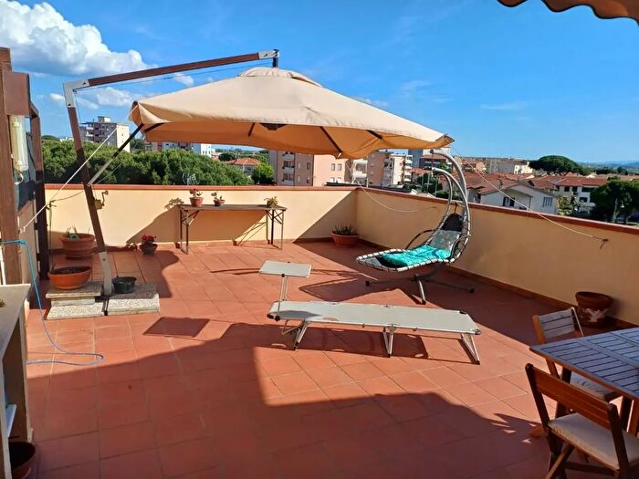 Appartamento con 8 locali in vendita in Campiglia Marittima