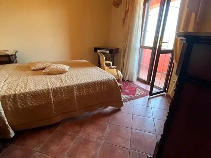 Casa con 5 locali in vendita in Cropani
