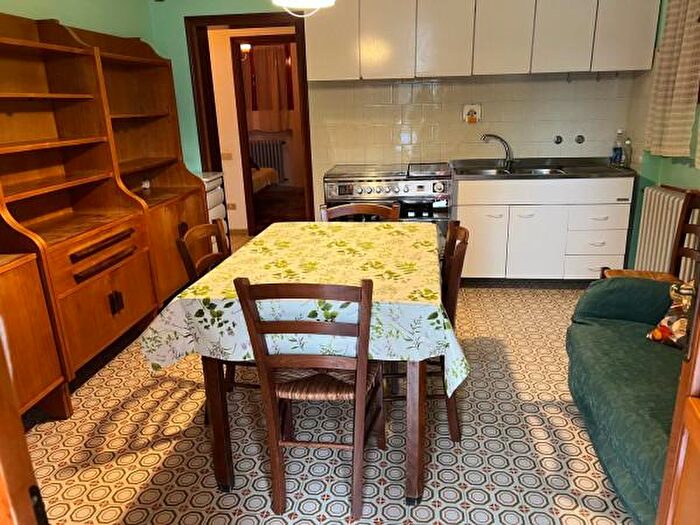 Casa con 6 locali in vendita in Fanano