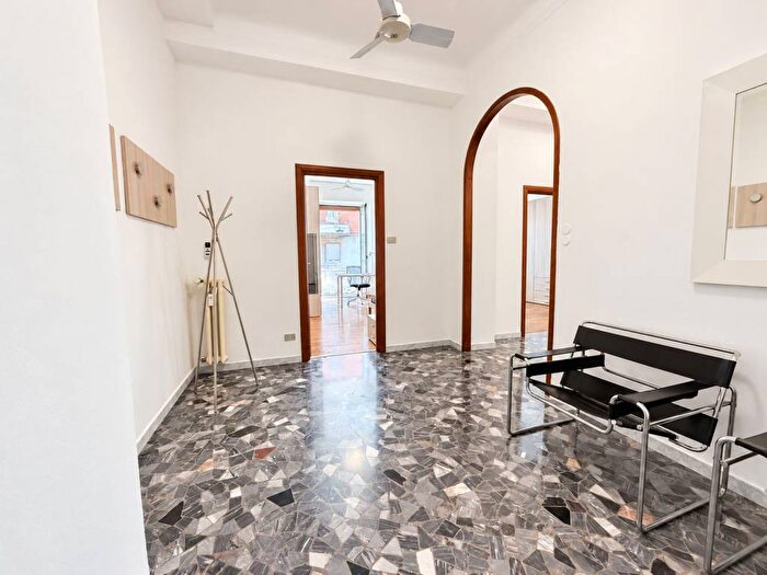 Appartamento con 6 locali in affitto in Via Pietro Teulié, Corso San Gottardo, Milano