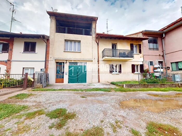 Casa con 5 locali in vendita in Via Vittorio Emanuele II, Solbiate con Cagno