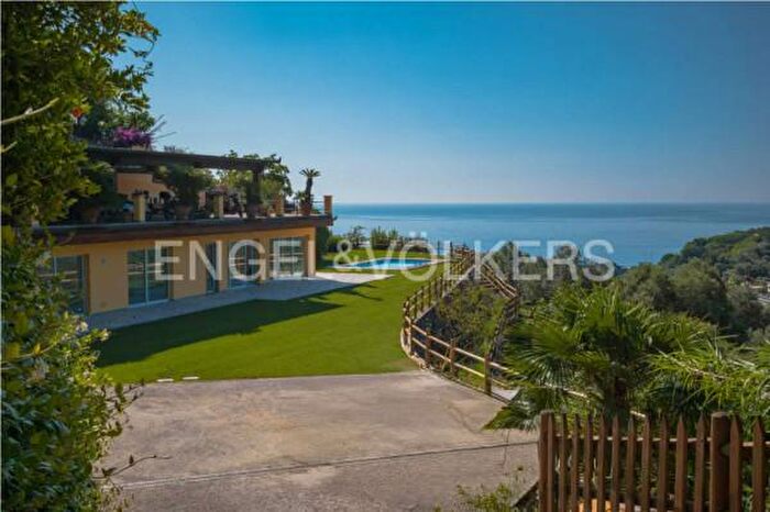 Casa con 6 locali in vendita in Via Aspera, Varazze