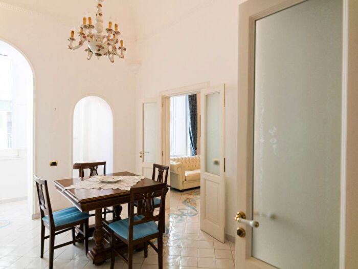 Appartamento con 5 locali in affitto in Centro, Salerno