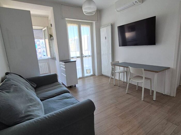 Appartamento bilocale in affitto in Via Derna, Cimiano, Milano