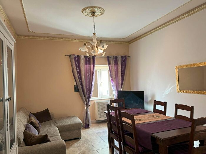 Casa con 5 locali in vendita in Vibo Valentia