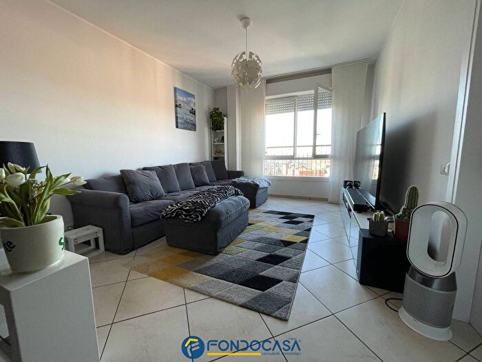 Appartamento quadrilocale in affitto in Via Angelo De Gasperis, Ca Granda, Milano