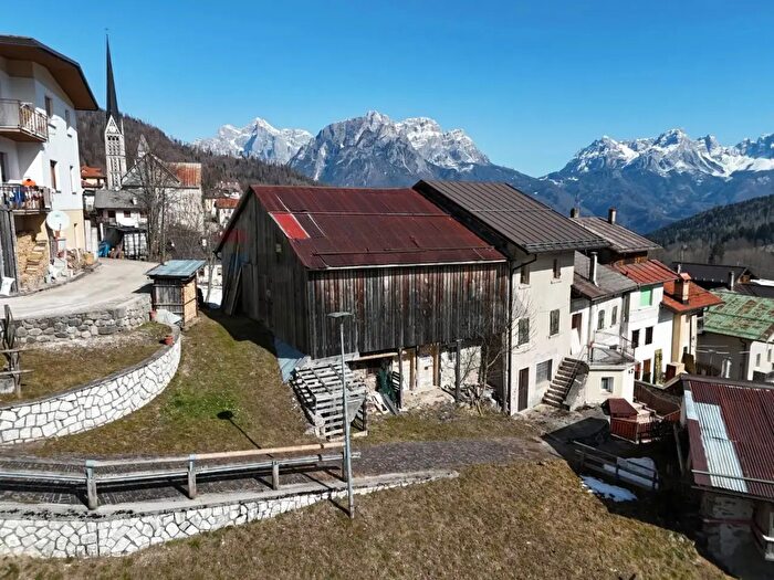 Casa bilocale in vendita in Salita di Biasi Snc, Voltago Agordino