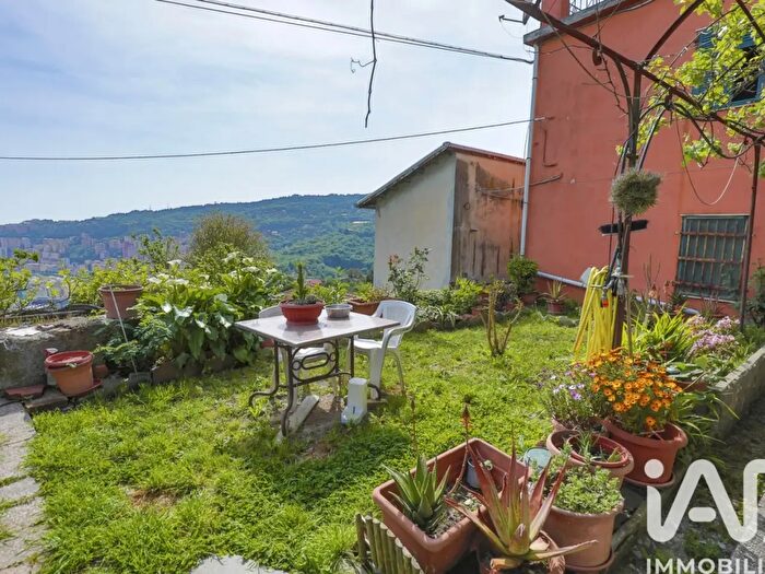 Casa con 6 locali in vendita in Salita alla Chiesa di Staglieno, Genova
