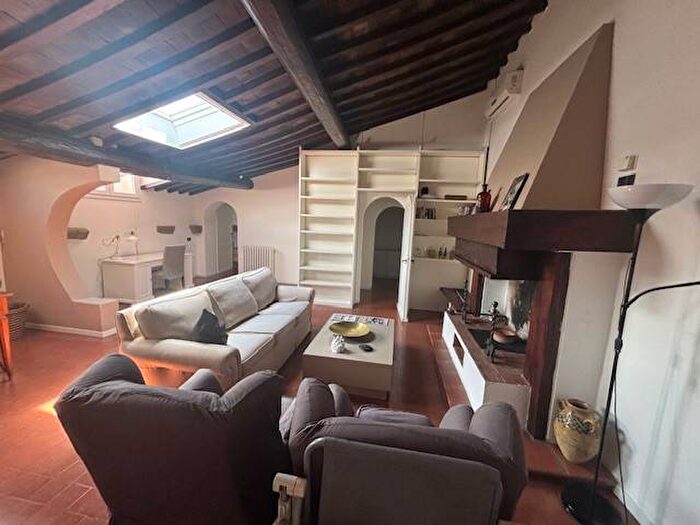 Appartamento con 5 locali in affitto in Via Montebello, Borgo Ognissanti Il Prato, Firenze