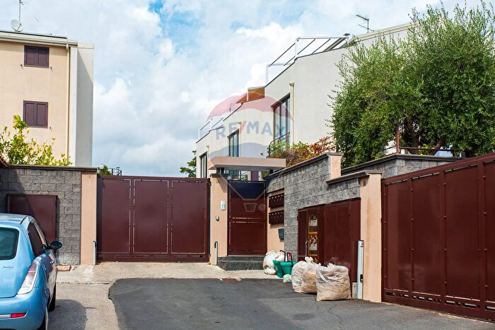 Appartamento con 5 locali in vendita in Via Treviso a, San Giovanni La Punta