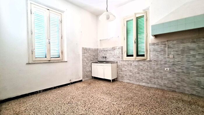 Casa con 6 locali in vendita in San Miniato