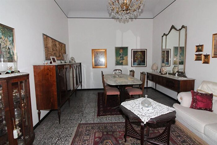 Casa con 6 locali in vendita in Via Cappellini, Lentini