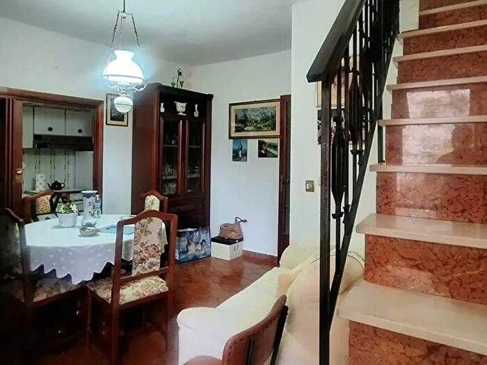 Appartamento con 5 locali in vendita in Roccastrada