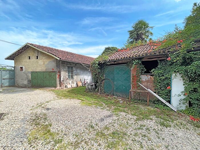 Casa bilocale in vendita in Via Maestra di Riva, Pinerolo