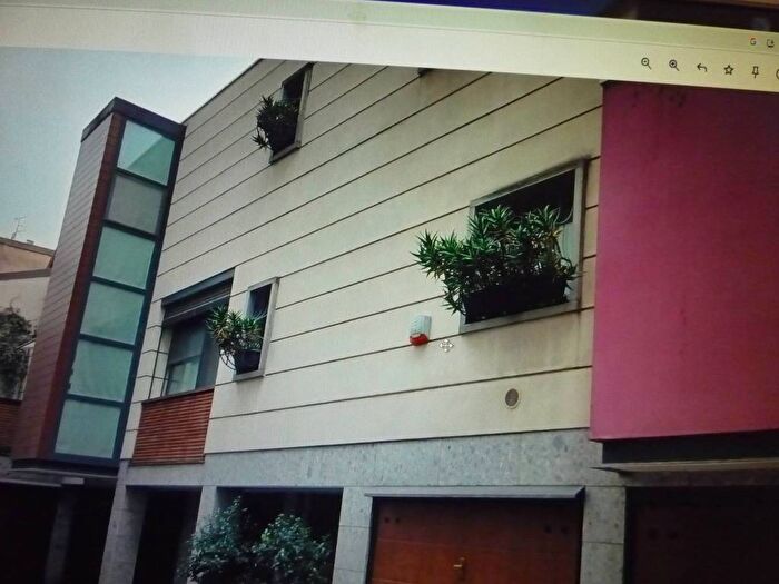 Casa trilocale in affitto in Piazza Piemonte, Washington, Milano