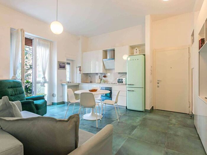 Appartamento bilocale in affitto in Via Francesco Nullo, Plebisciti Susa, Milano