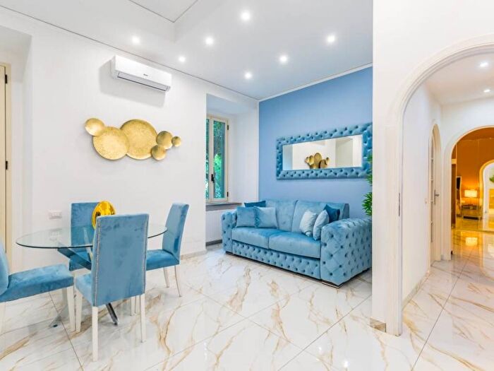 Appartamento bilocale in affitto in Piazza Quattro Giornate, Vomero, Napoli