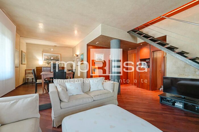 Casa quadrilocale in vendita in Via Pastrengo, Venezia