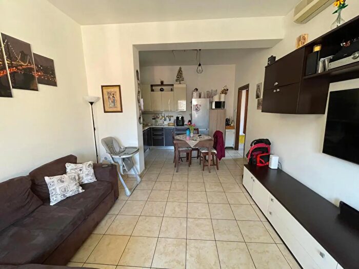 Appartamento trilocale in vendita in Strada Albareto, Modena