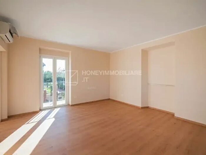 Appartamento quadrilocale in vendita in Via Camponesto, Sarzana