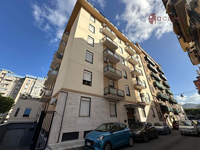 Appartamento quadrilocale in vendita in Via Palchetto, Palermo