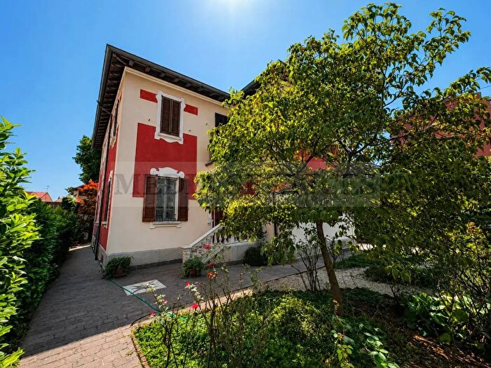 Casa con 6 locali in vendita in Via XI Febbraio N, Sannazzaro De' Burgondi